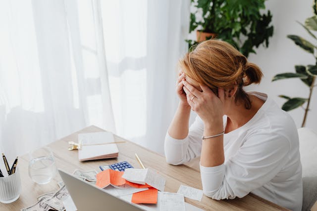 como deixar de estar muito endividado e sair das dívidas com pouco dinheiro