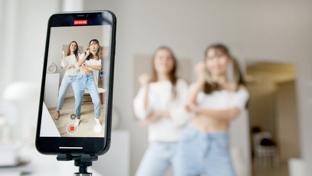você pode ganhar dinheiro na internet pelo celular divulgando produtos